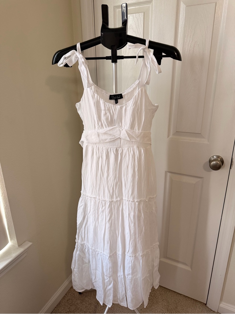 Trixxi White Tie-Shoulder Tiered Maxi Dress